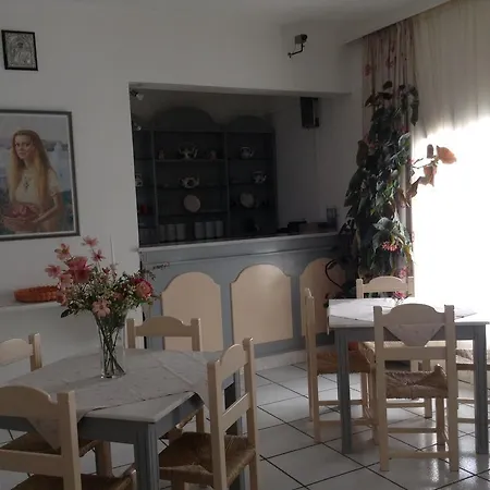 King Thiras Hotel 2*