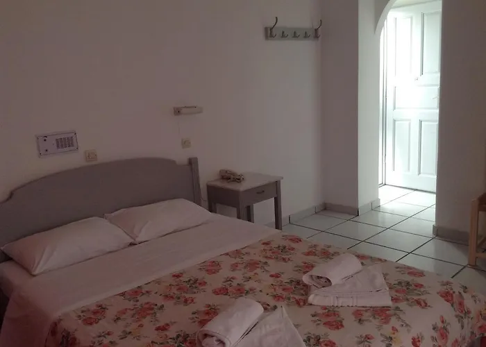 King Thiras Fira (Santorini)